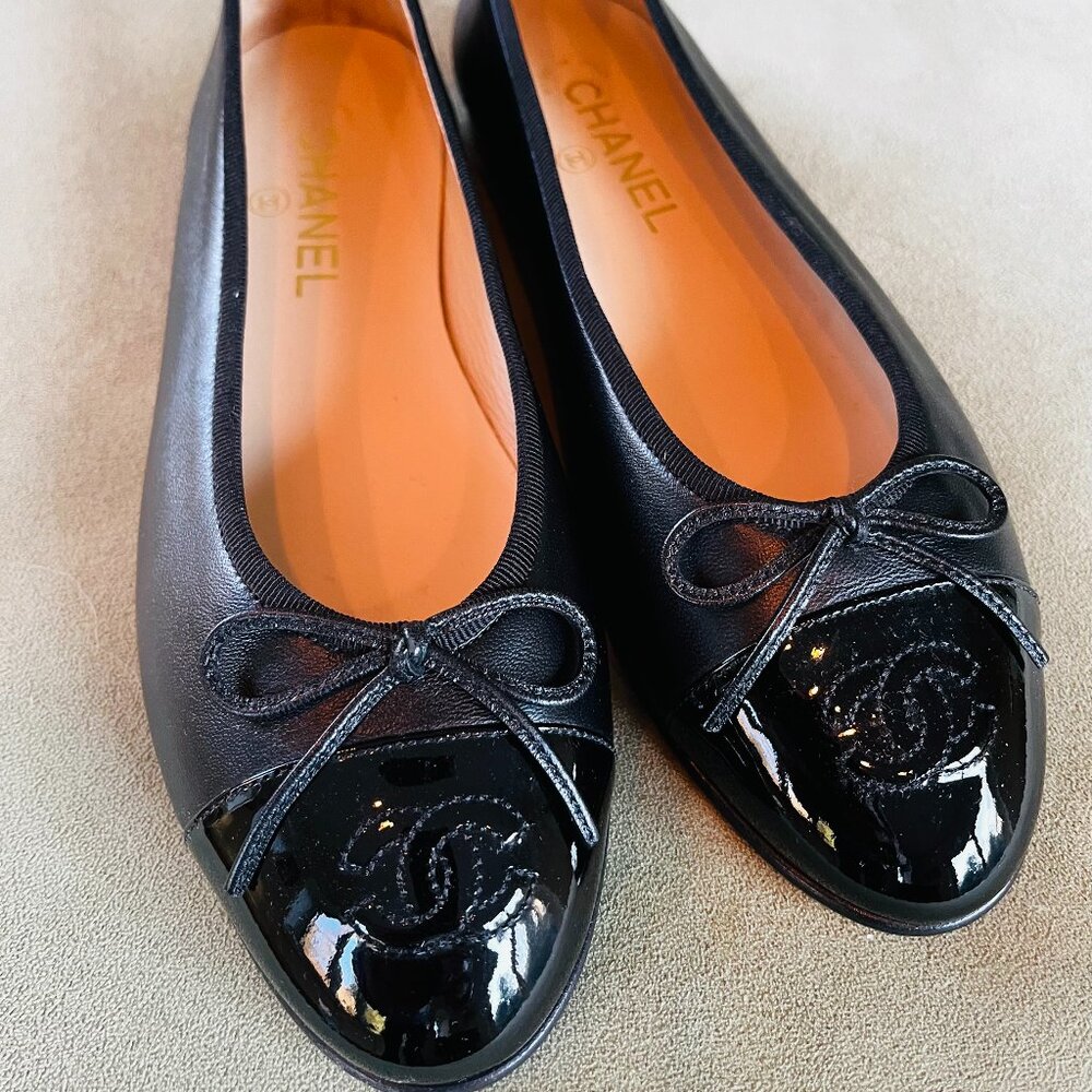 Black CHANEL Ballerina Flats